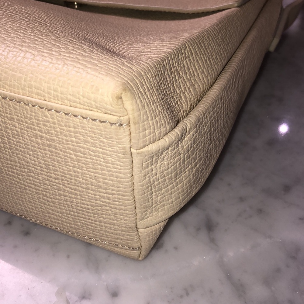 Loewe Vintage Cream Leather Shoulder Bag Size 10”x 11”x4” - Picture 6 of 16